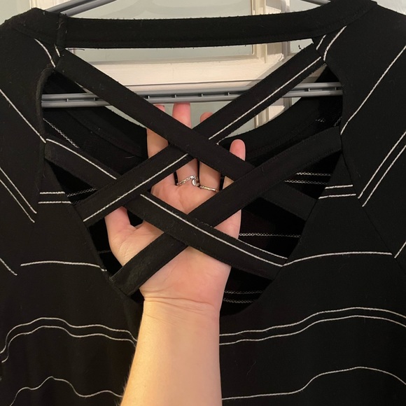 Maurice’s lightweight sweater dress with criss cross back women’s Med - Picture 3 of 4